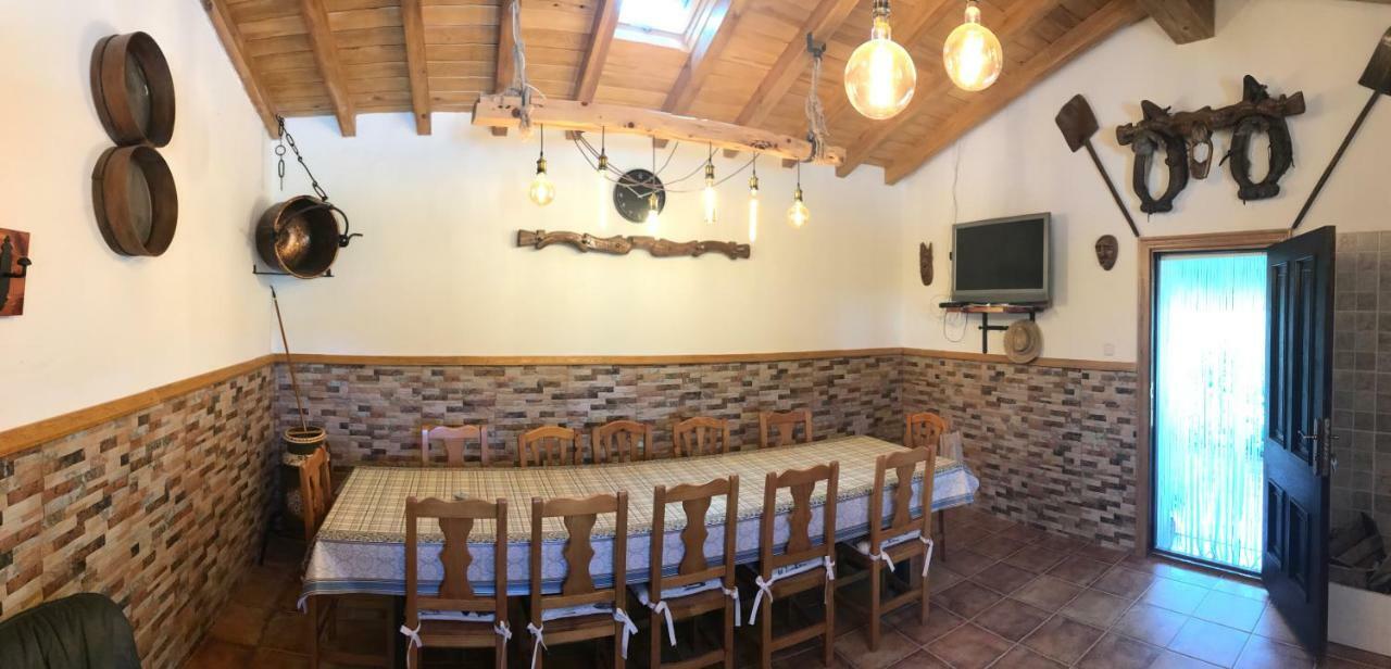 Casa De Pueblo Con Merendero Alquilable Opcionalmente Casarejos Ngoại thất bức ảnh